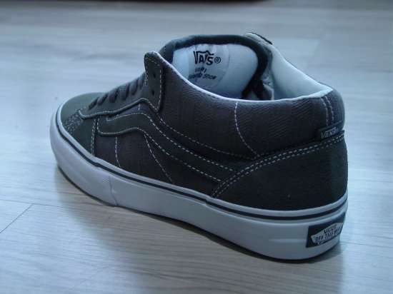 Vans la 2025 cripta dos mid