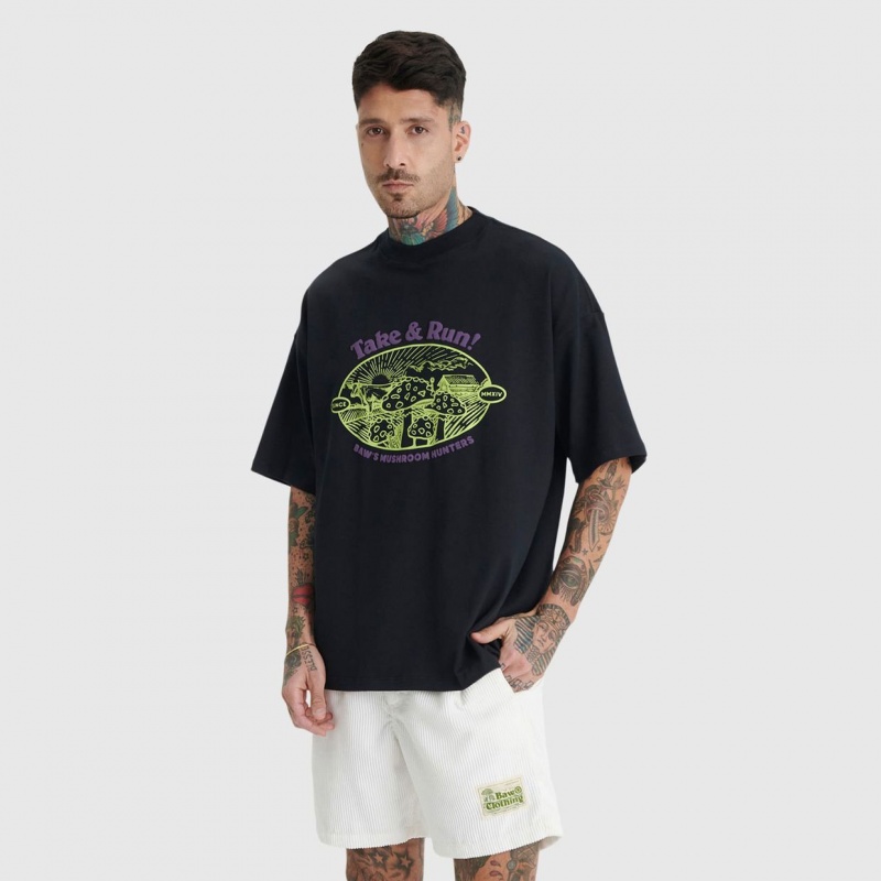 Camiseta Baw New Over Rib Mushroom Hunters Preto