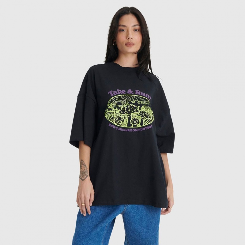 Camiseta Baw New Over Rib Mushroom Hunters Preto