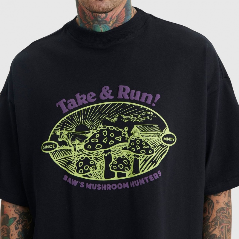 Camiseta Baw New Over Rib Mushroom Hunters Preto