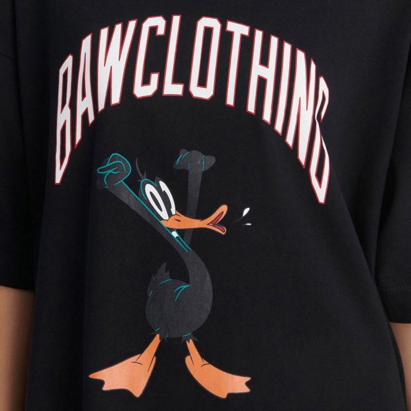 Camiseta Baw New Over Daffy x Looney Preto