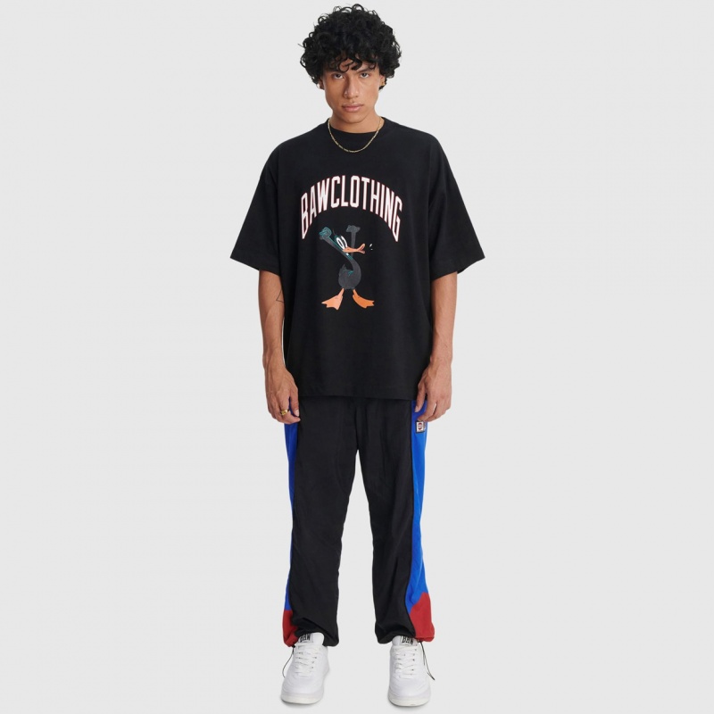 Camiseta Baw New Over Daffy x Looney Preto