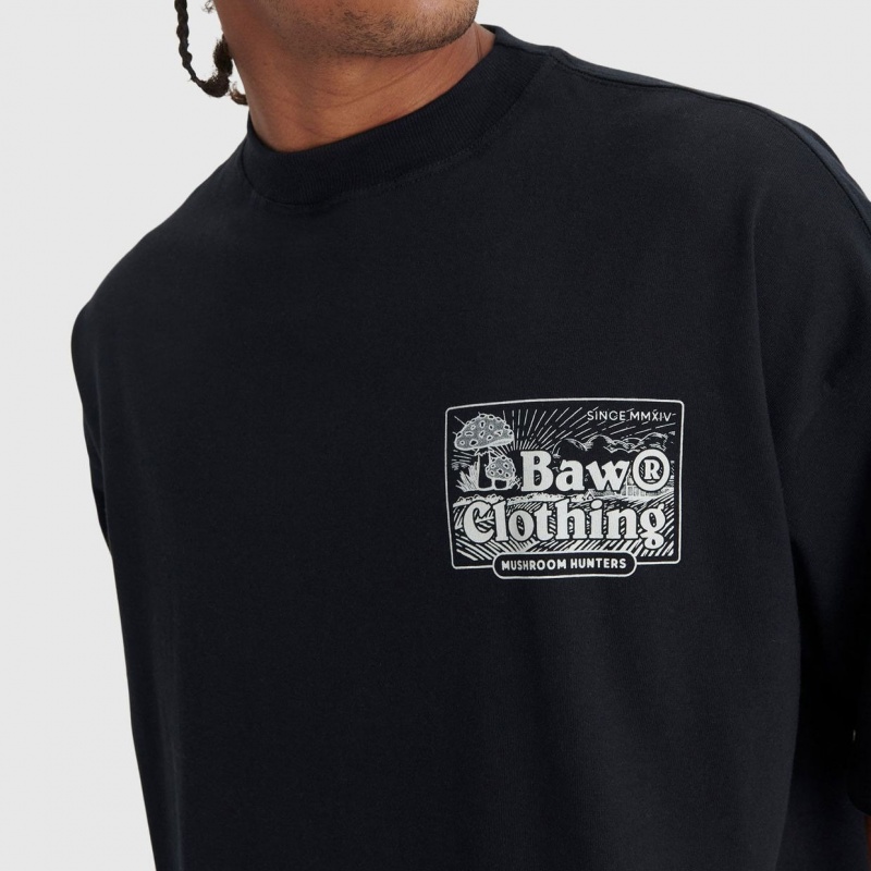 Camiseta Baw New Over Mushroom Hunters Preto