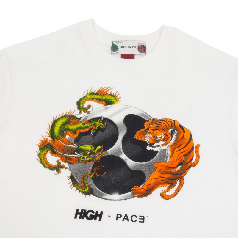 Camiseta High x Pace Tomoe Branco
