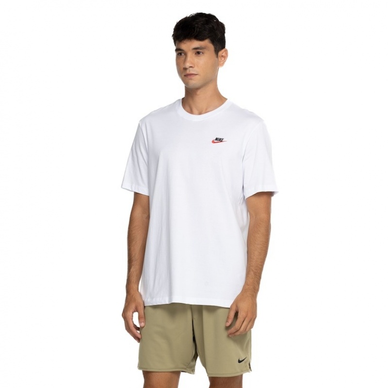 Camiseta Nike Sportswear Club Branco