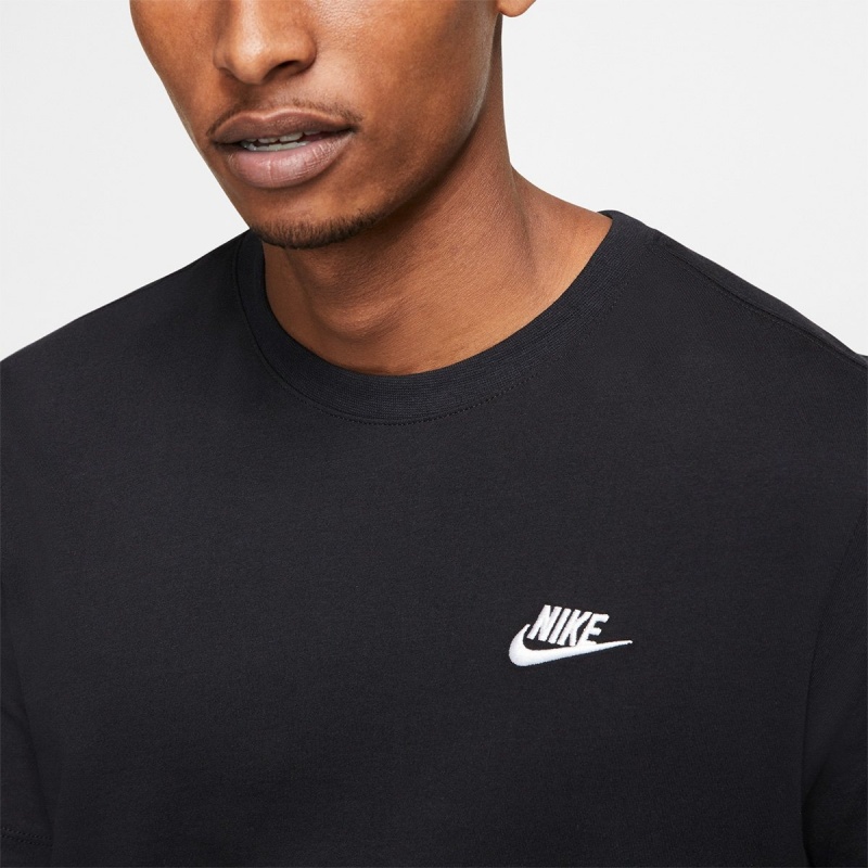 Camiseta Nike Sportswear Club Preto 