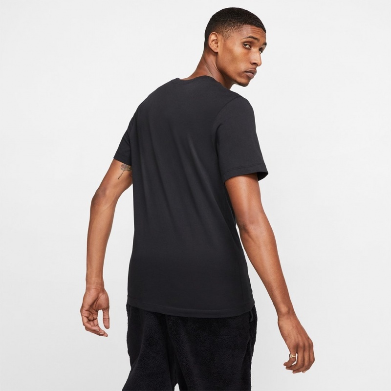 Camiseta Nike Sportswear Club Preto 