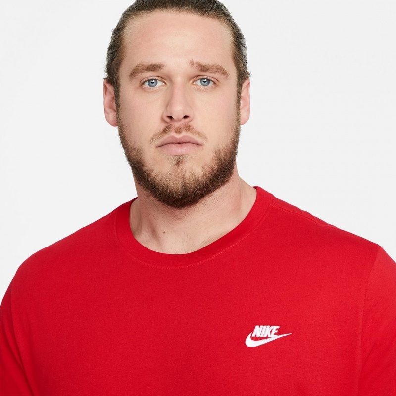 Camiseta Nike Sportswear Club Vermelho