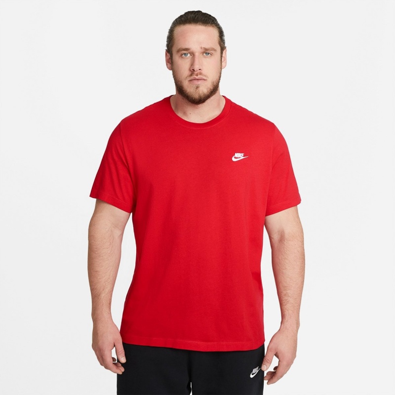 Camiseta Nike Sportswear Club Vermelho