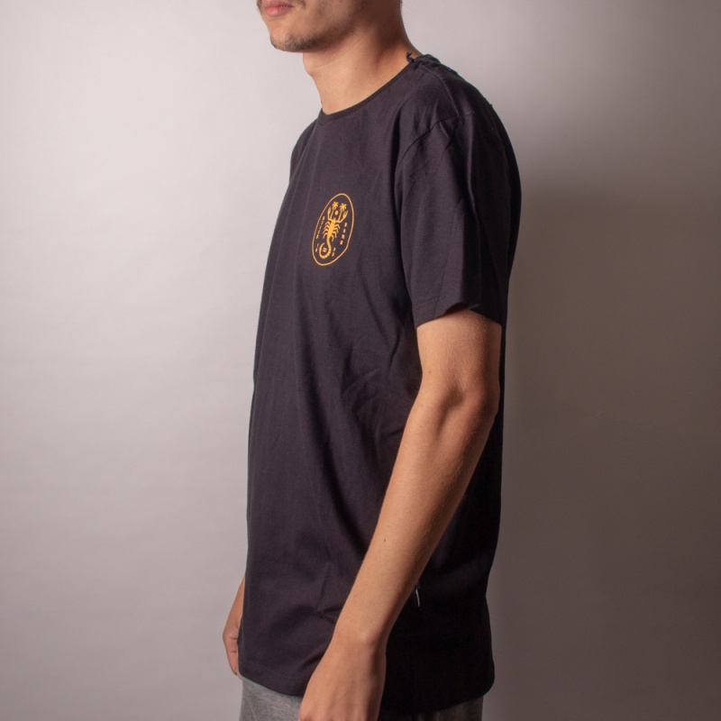 Camiseta Billabong Scorpion Wave Preto