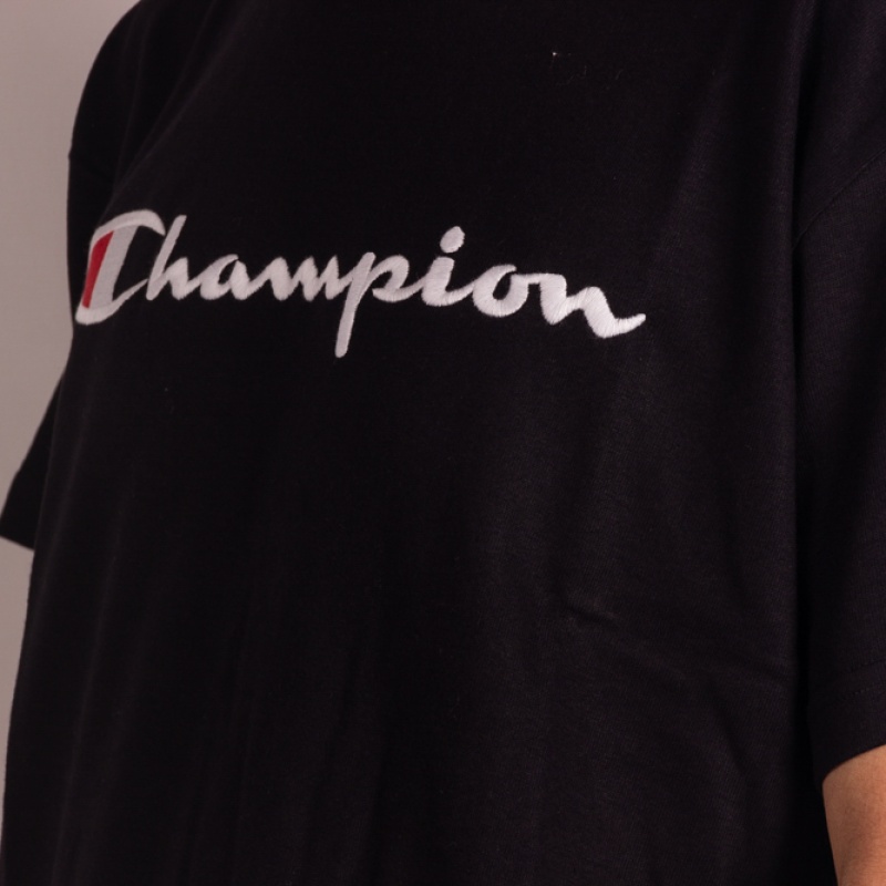 Camiseta Champion Script Patch Logo Preto