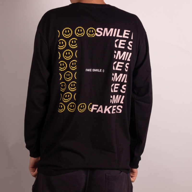 Camiseta Manga Longa Straye Fake Smile :) Preto