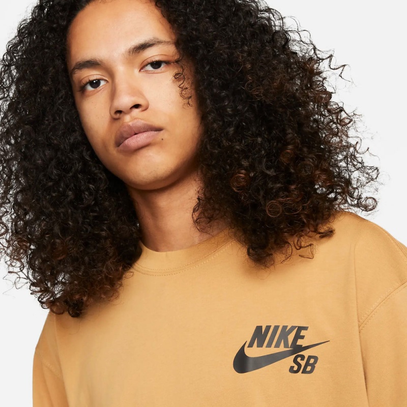 Camiseta Nike DC7817-722 Marrom