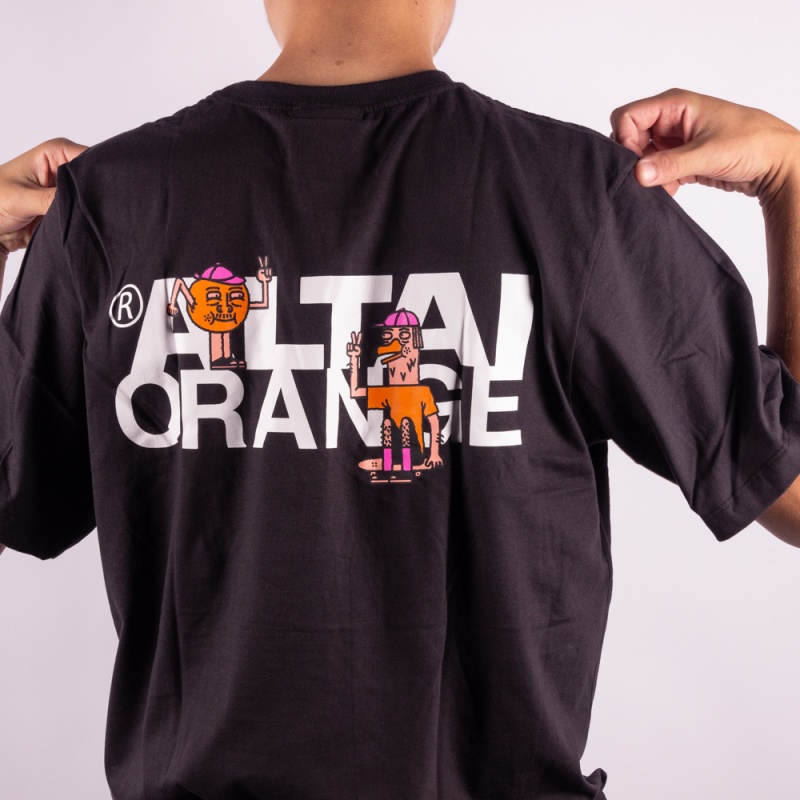 Camiseta Orange Collab Altai Preto