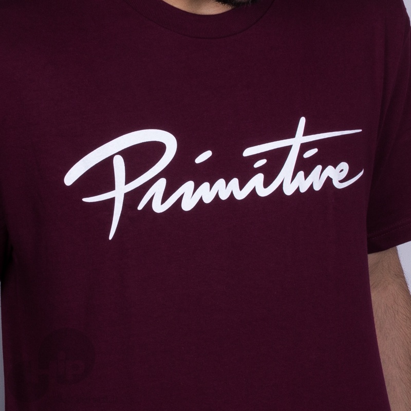 Camiseta Primitive Nuevo Script Vinho
