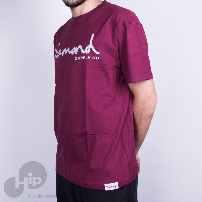 CAMISETA DIAMOND OG SCRIPT VINHO