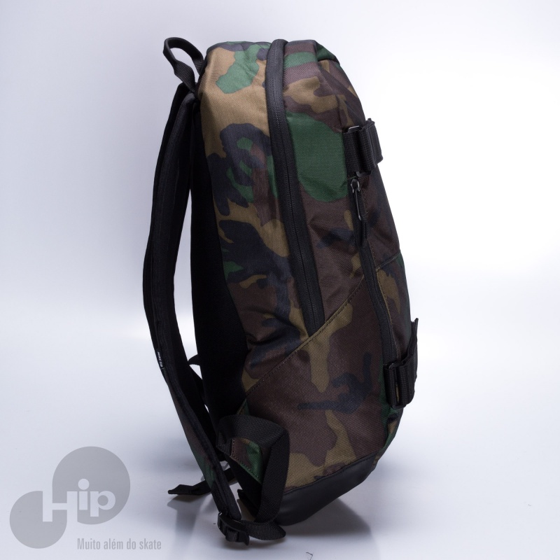 Mochila nike sb courthouse camuflada 2025