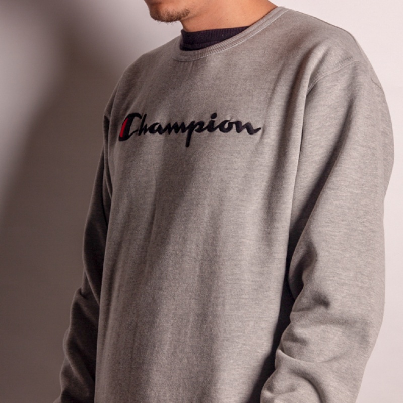 Moletom Crewneck Champion Script Patch Logo Cinza Claro