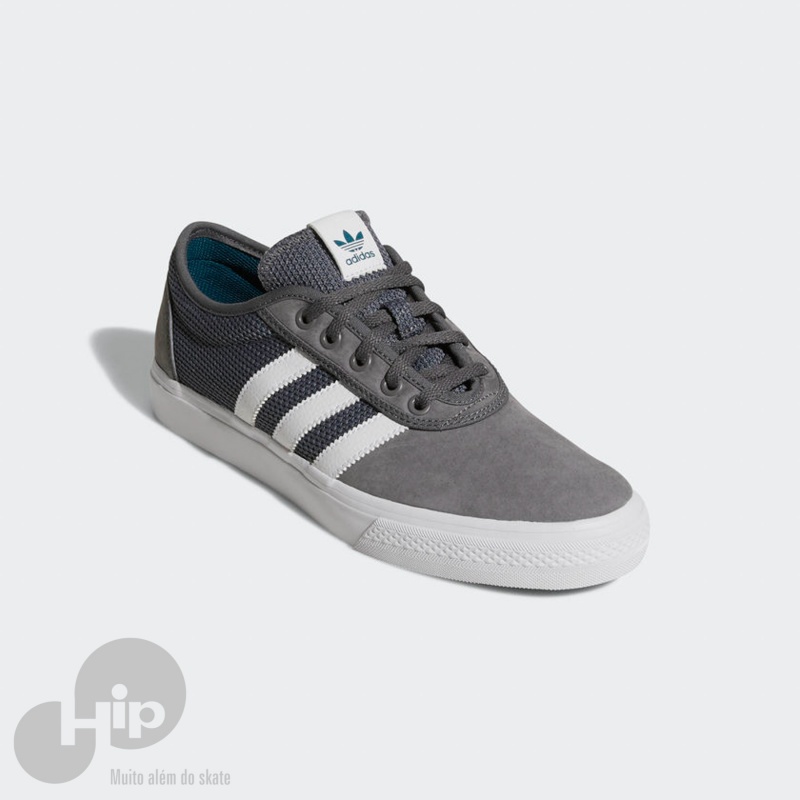 tenis adidas skateboarding cinza