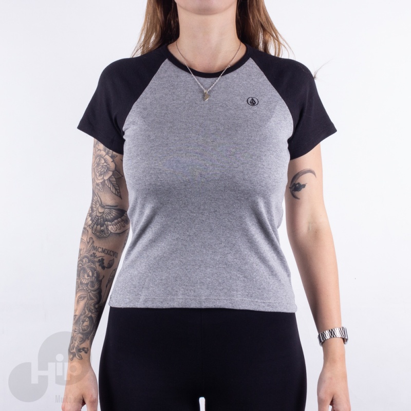 Baby Look Volcom Lived In Lounge Cinza Claro/Preto