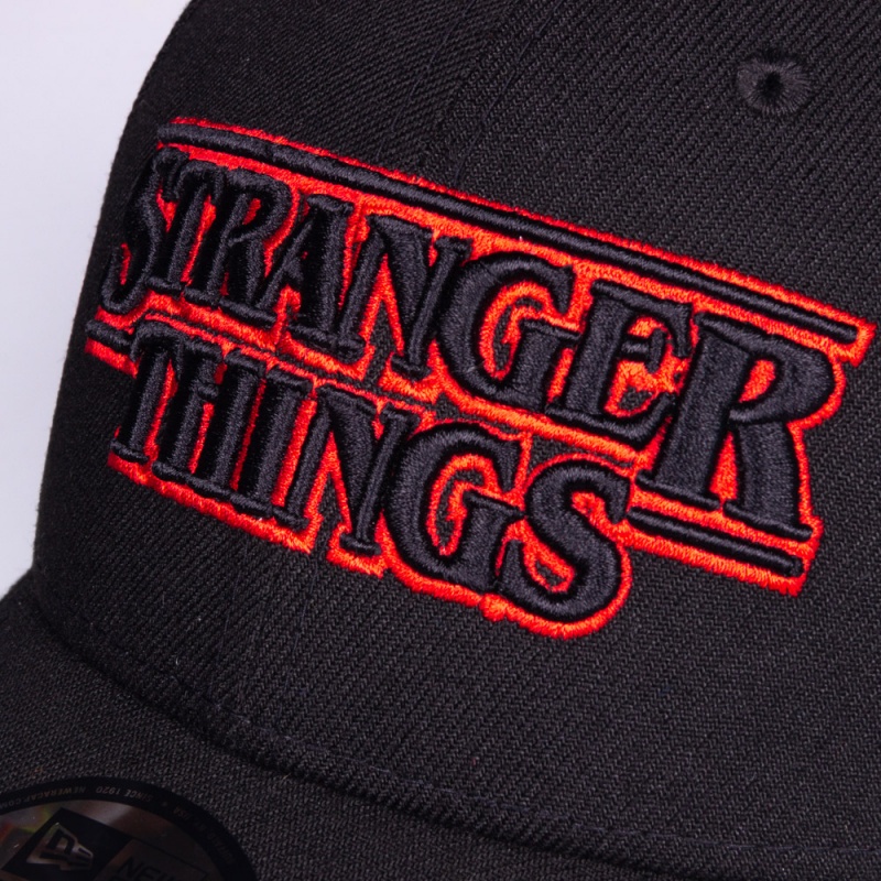 Bon New Era Stranger Things Preto