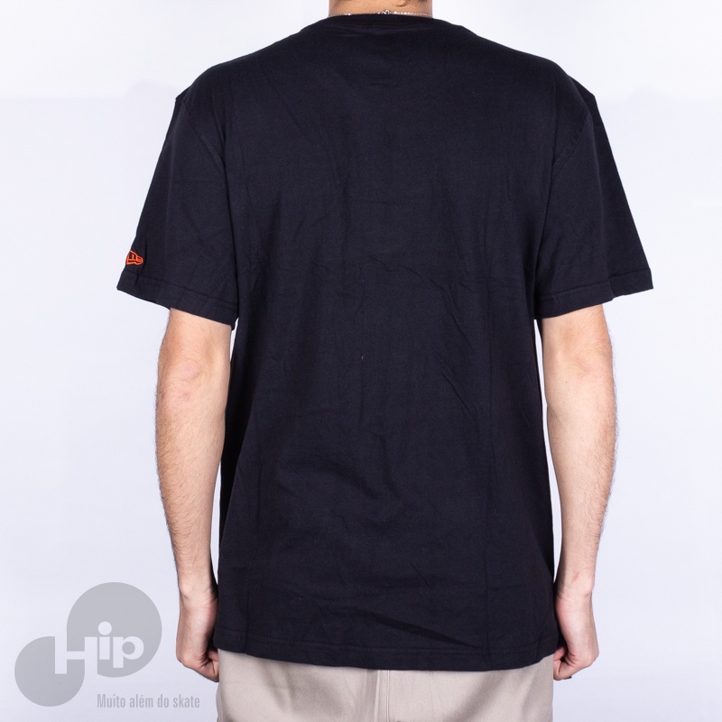 Camiseta New Era Utilitary Pocket Preta