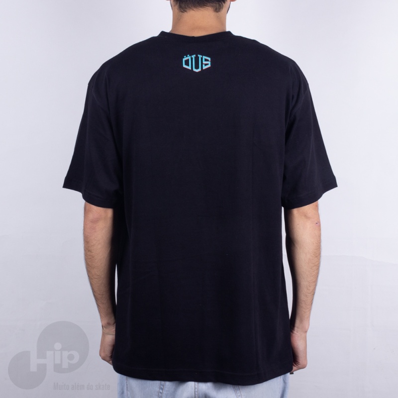 Camiseta Ous Triangular Preta