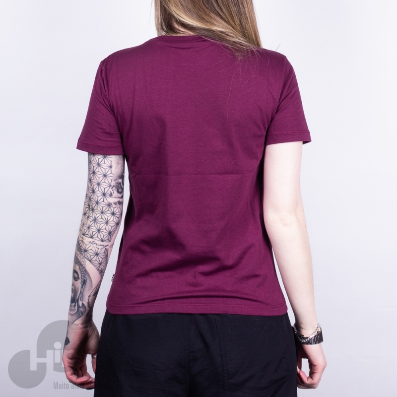 camiseta vans feminina vinho