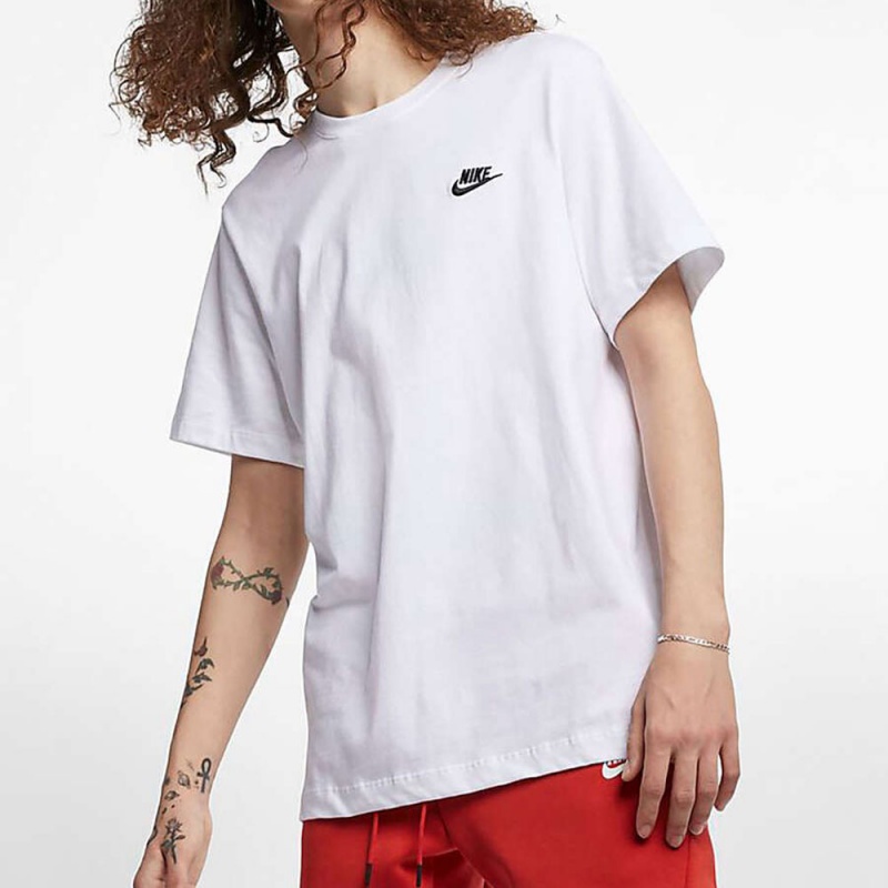 Camiseta Nike Sportswear Club Branco