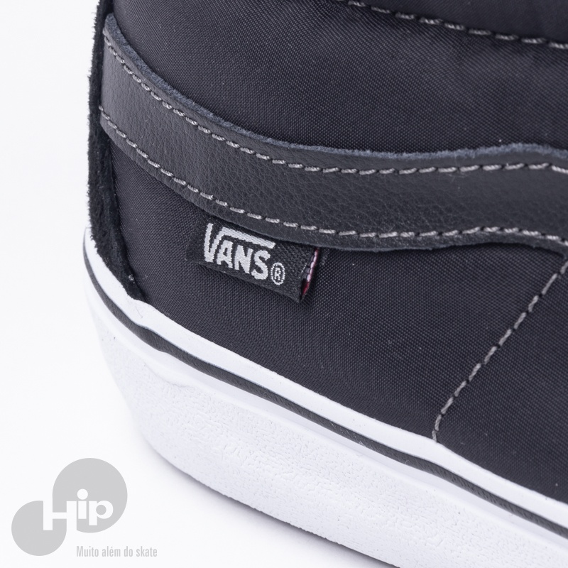 Tnis Vans Sk8-Mid Pro Anti Hero Preto