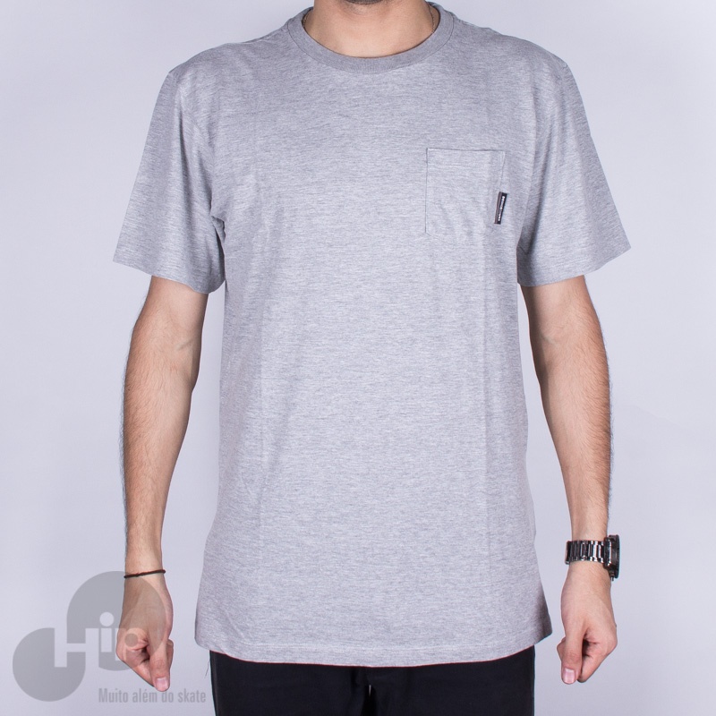 Camiseta Dc Shoes Basic Pocket Cinza Claro