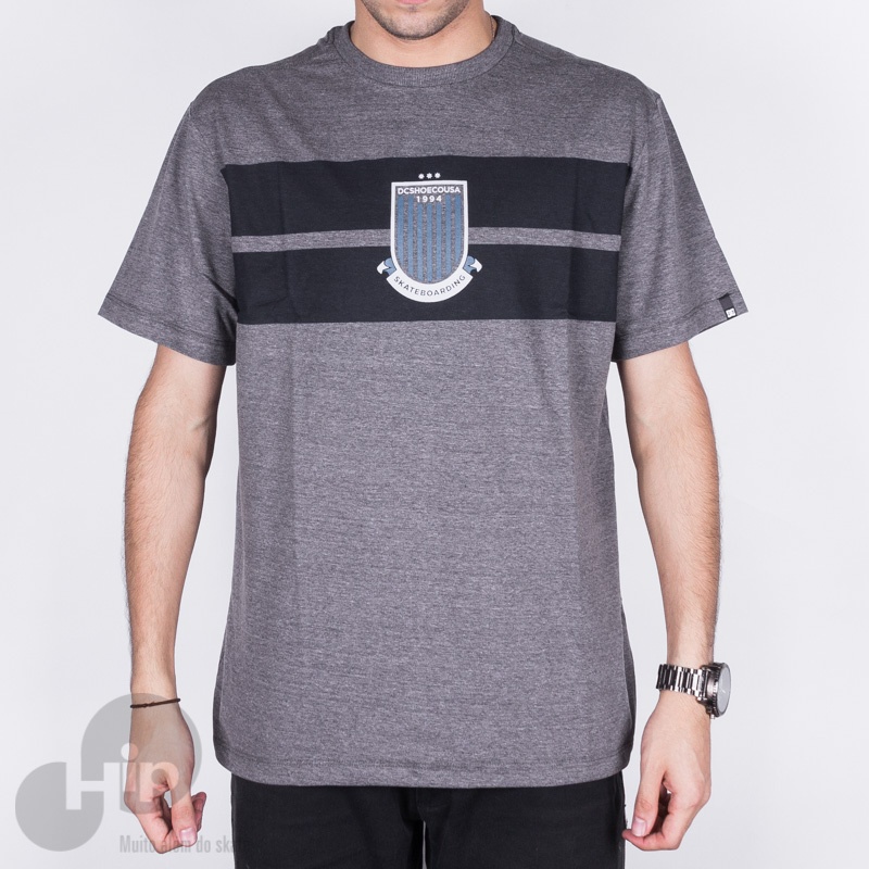 Camiseta Dc Shoes Derby Cinza Escuro