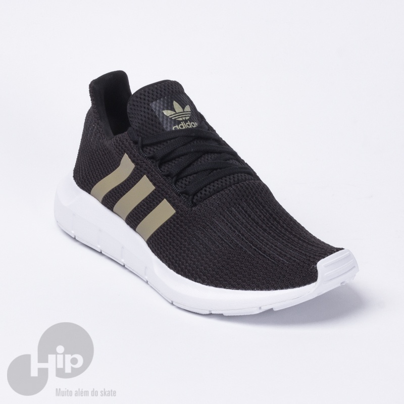 tenis adidas preto com dourado