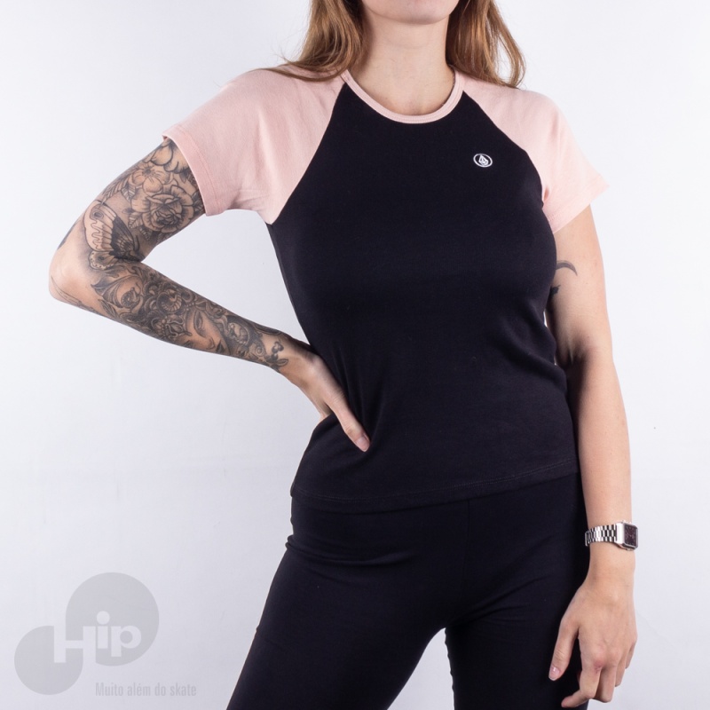 Baby Look Volcom Lived In Lounge Preto/Rosa