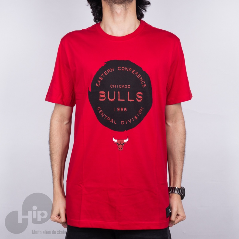 Camiseta New Era Chicago Bulls Essentials Vermelha