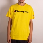 Camiseta Champion Script Patch Logo Amarelo