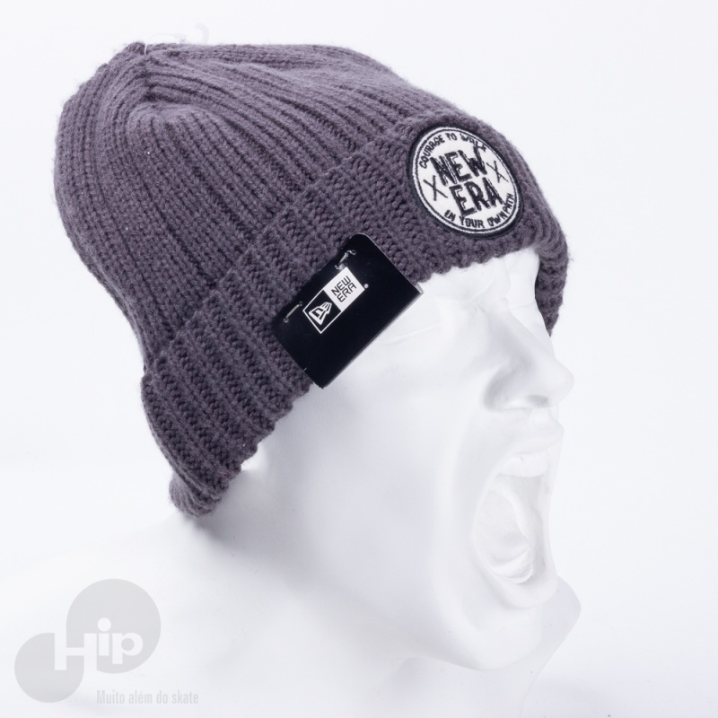 Touca New Era Path Beanie Cinza